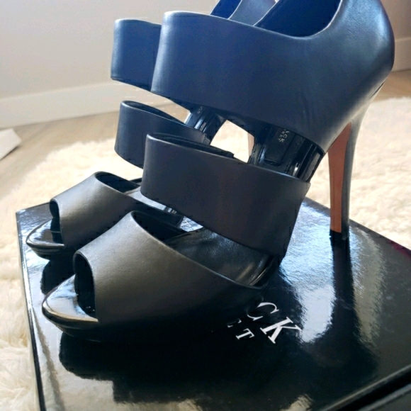White House Black Market Adalyn Heels Size 7 - Picture 4 of 5